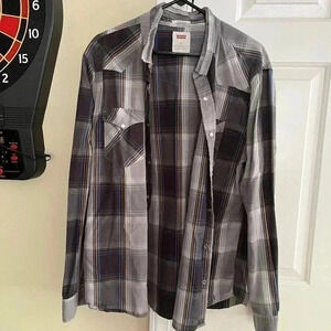 Levi’s pearl Snap shirt size XL